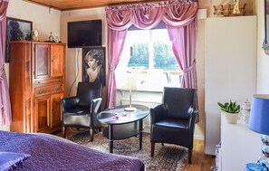 2 Schlafzimmer, Reisekinderbett, kostenloses WLAN