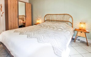 3 chambres, accès au Wi-Fi (inclus), literie fournie