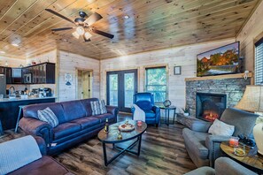 Téléviseur connecté, foyer, lecteur de DVD, table de baby-foot