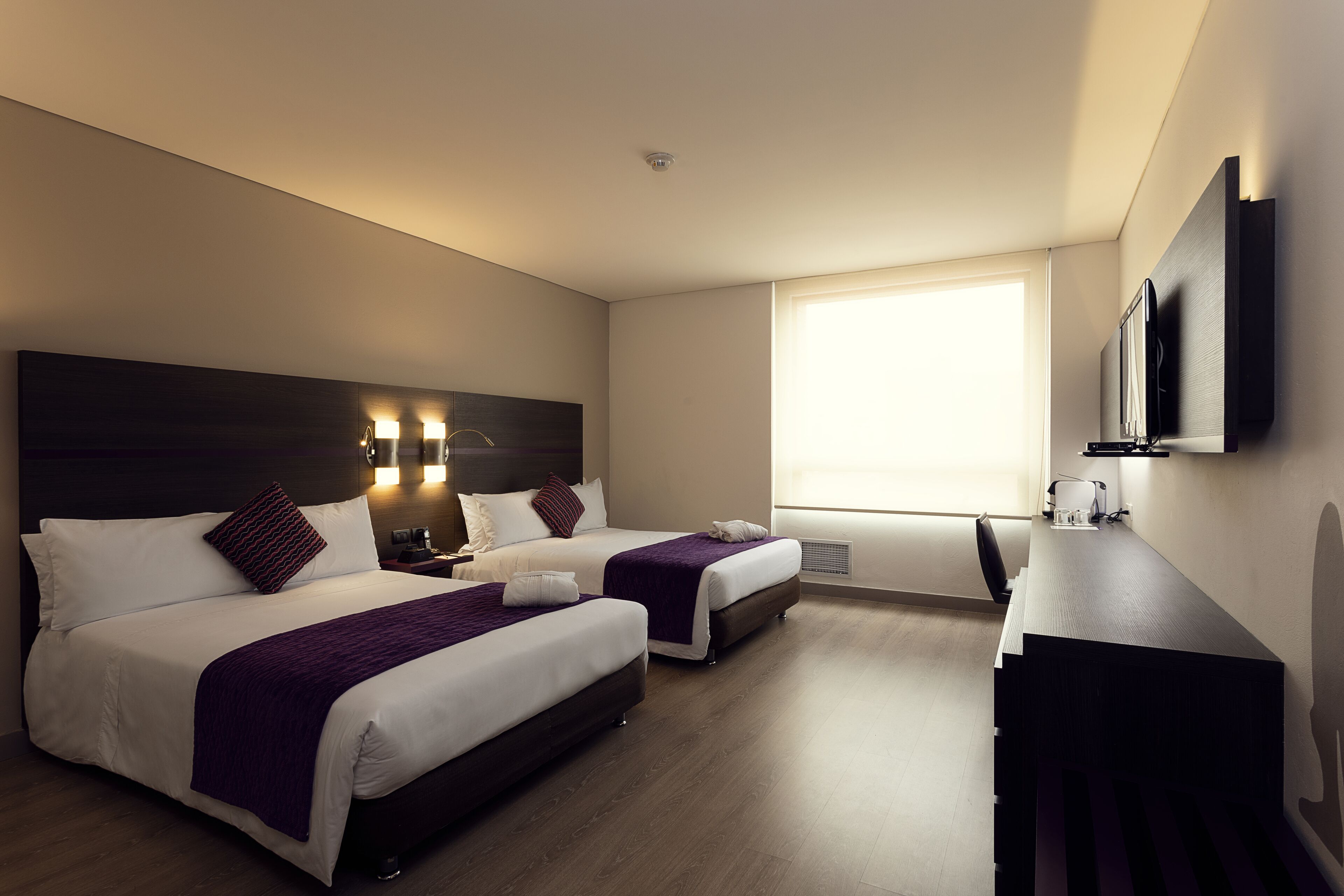 Két bảo mật tại phòng, bàn, truy cập Internet không dây miễn phí 