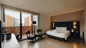 Superior Room | In-room safe, desk, free WiFi, bed sheets