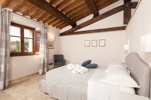 6 quartos, Wi-Fi, roupa de cama