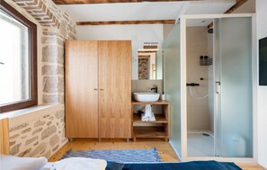 Shower - Cozy home in Kaprije with kitchen (Kaprije)
