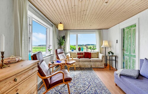 2 bedroom gorgeous home in Roslev