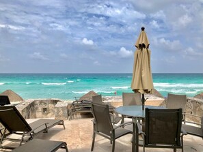 Outdoor dining - Beach House Cancun (Cancún)