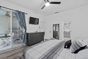 4 bedrooms, iron/ironing board, free WiFi, bed sheets - 4 Bedrooms/2 Bathrooms AMAZING HOME! PRIVATE POOL! (Kissimmee)