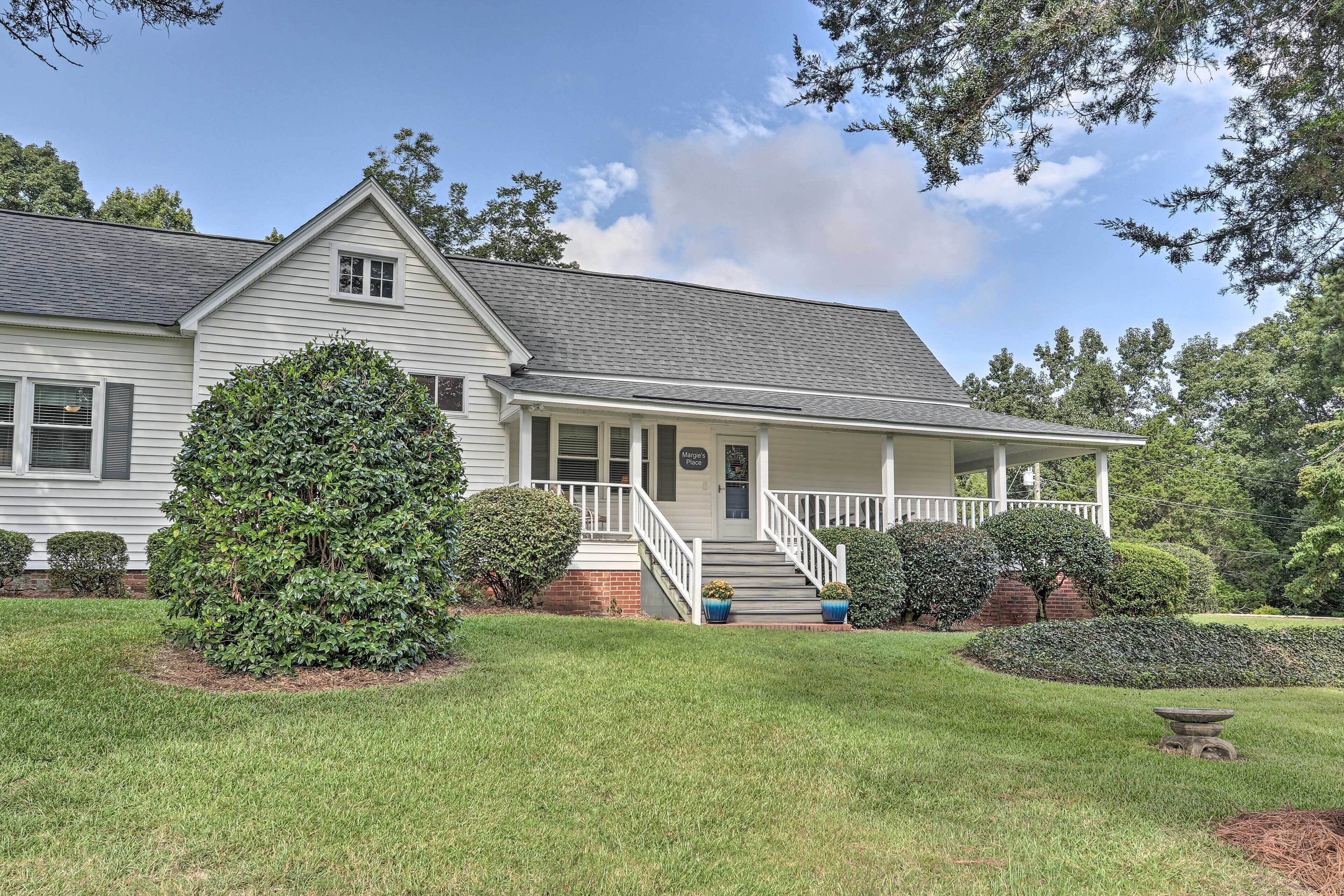 Family Home w/ Fire Pit, 2 Mi to Lake Access