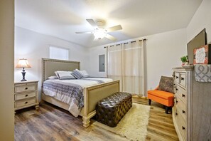 2 bedrooms, iron/ironing board, free WiFi, bed sheets