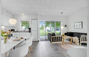 Interior - Lovely home in Ringkøbing with kitchen (Ringk øbing)