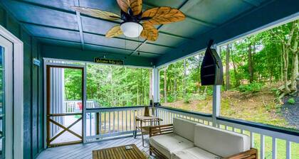 Delightful lakefront abode with private dock, kayak & deck - dog-friendly