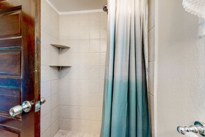 Kostenlose Toilettenartikel, Handtücher
