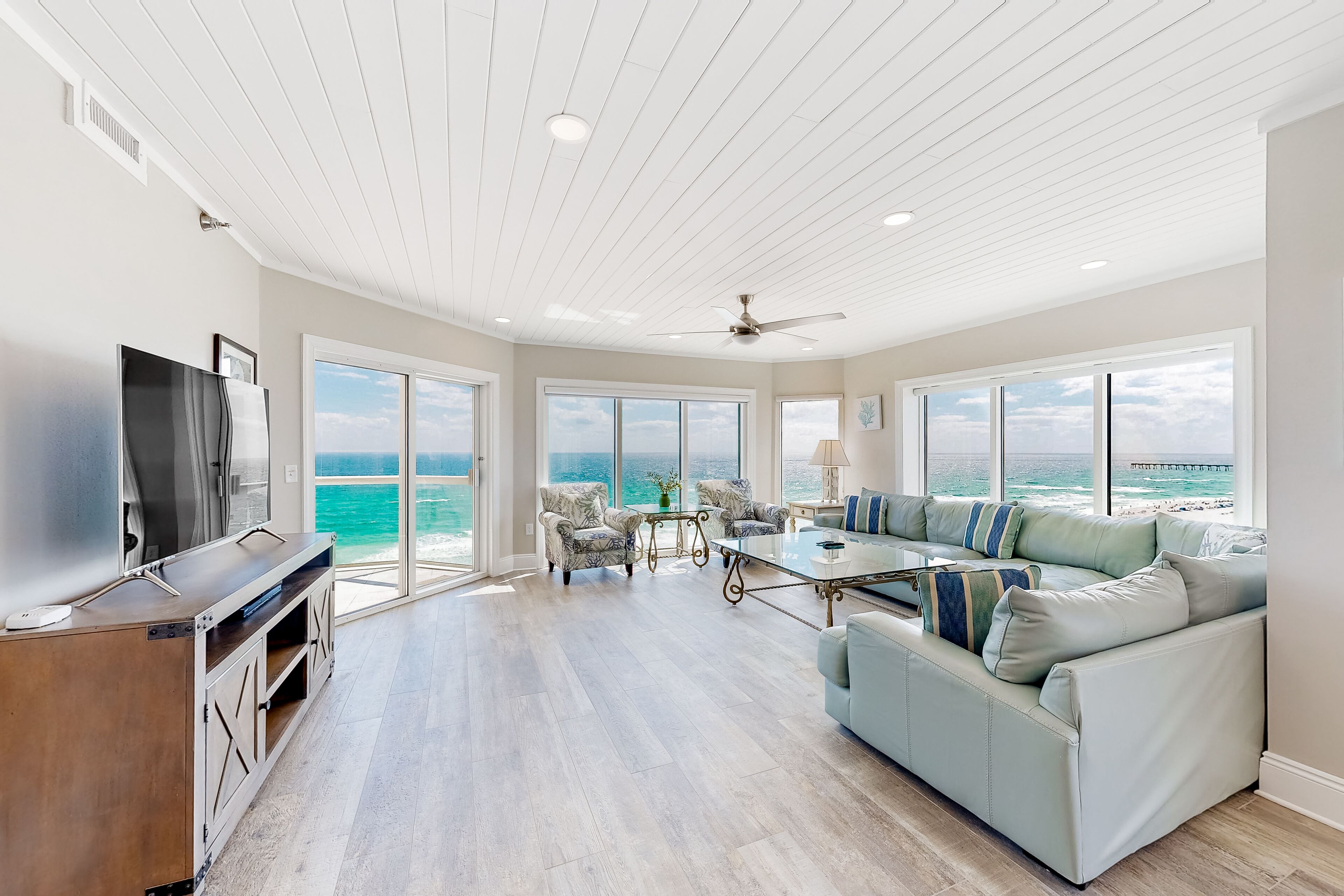 Eighth-Floor Suite in Beachfront Condo w/Terrific Gulf View, Shared Pool/Hot Tub