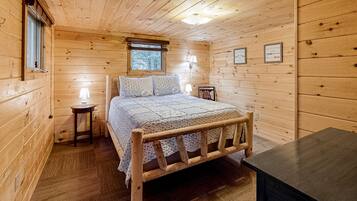 2 bedrooms, internet, bed sheets