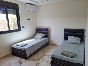 4 Schlafzimmer, Bügeleisen/Bügelbrett, kostenloses WLAN, Bettwäsche