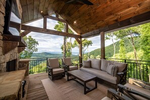 Property grounds - 5 Hikes- Hot Tub, Incredible View, Aska Adventure Area (Blue Ridge)