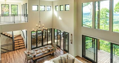 5 Hikes- Hot Tub, Incredible View, Aska Adventure Area