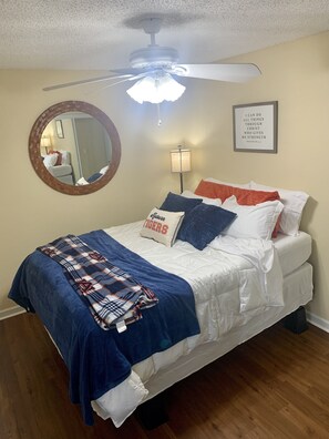 2 bedrooms, iron/ironing board, free WiFi, bed sheets