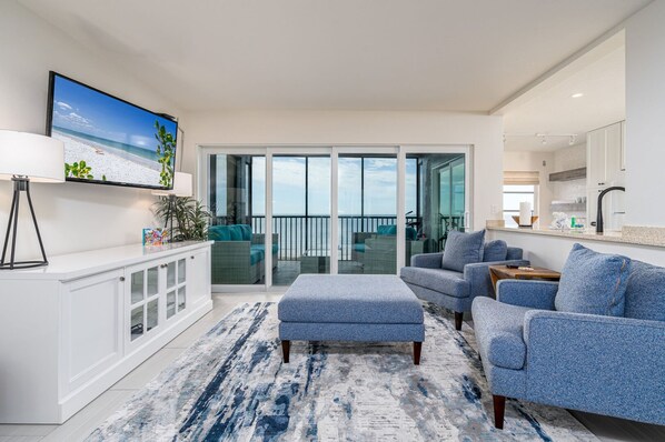 Condo, 2 Bedrooms | Living room