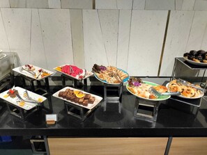 Restaurant - Fieris Hotel Rawamangun (Jakarta)