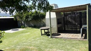 Terrace/patio - Mountain View Holiday Home - Franskraal (Franskraal)