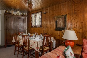 تناول الطعام