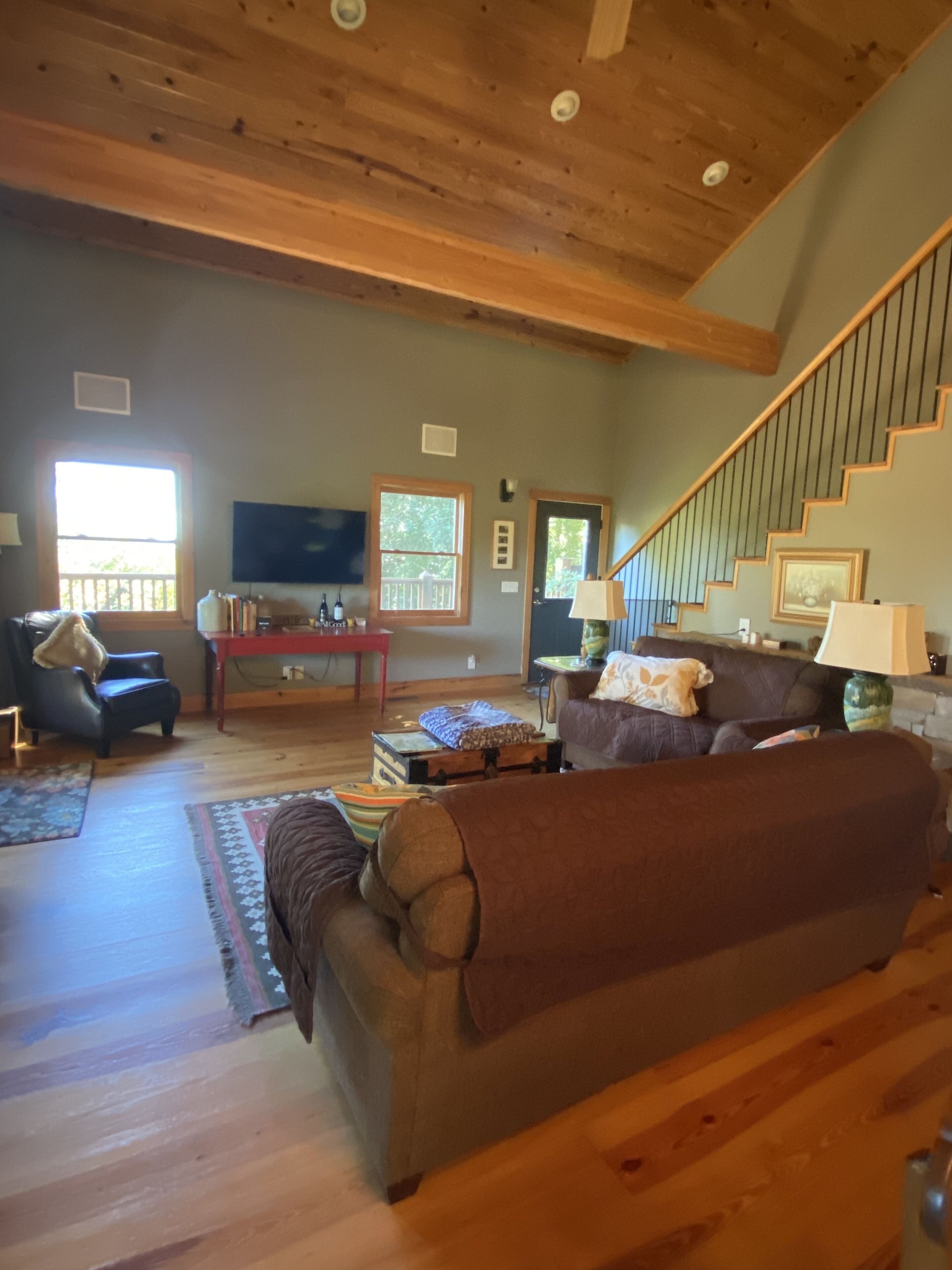 Smart TV, fireplace, offices, printers