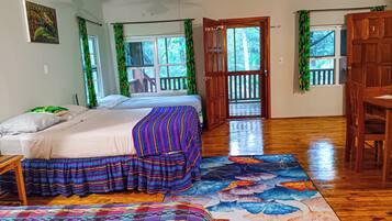 3 soverom, safe på rommet, skrivebord og wi-fi (inkludert)