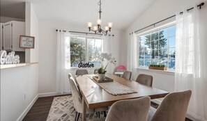 Dining - Walking distance to restaurants, parks, trails, lake, and more. (Spirit Lake)