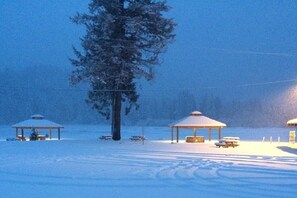 Pool - Walking distance to restaurants, parks, trails, lake, and more. (Spirit Lake)