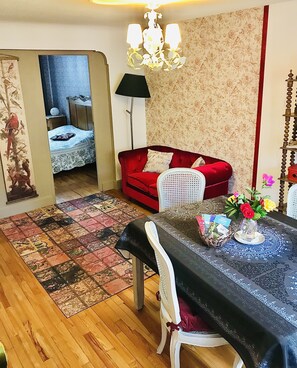 2 chambres, fer et planche à repasser, Wi-Fi gratuit, draps fournis