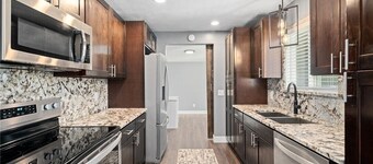 The Red Door Retreat with Huge Pool and Hot Tub