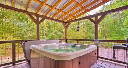Pet-Friendly Home w/ Deck in Broken Bow!