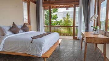 3 habitaciones, caja de seguridad en la habitación y escritorio