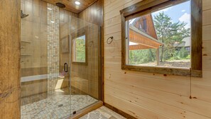 House, 4 Bedrooms | Bathroom | Towels
