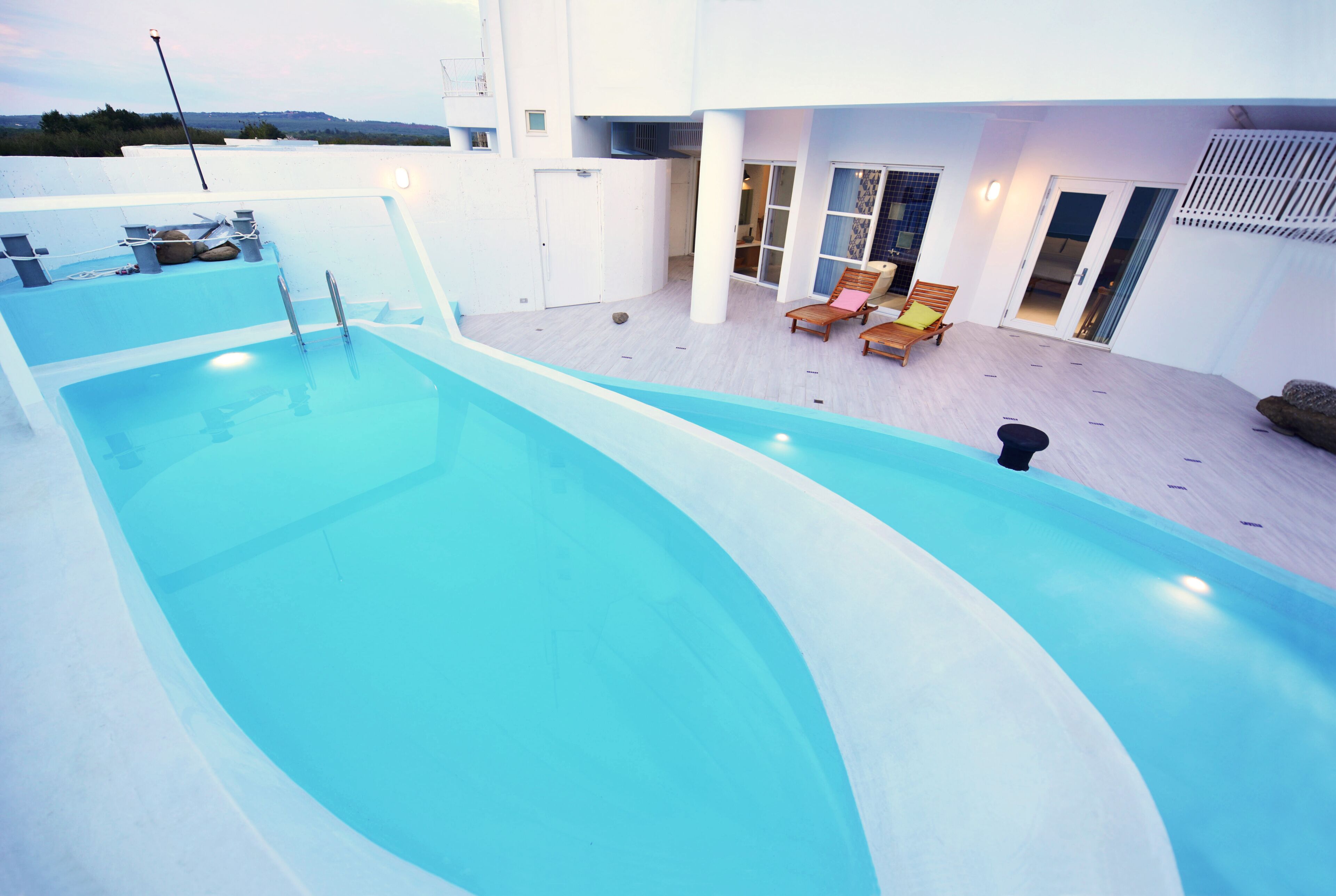 حمام سباحة خاص