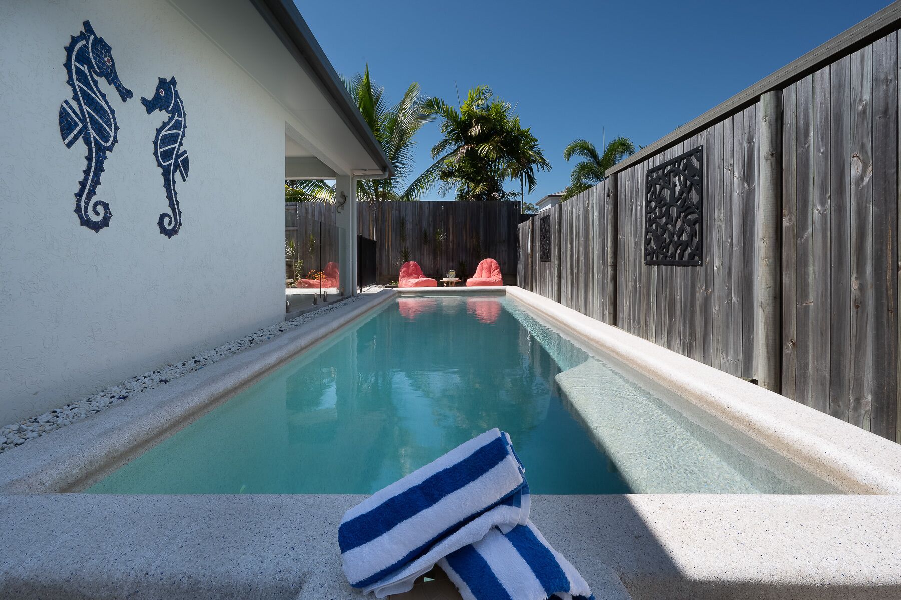 Ananas Beach House🍍heated pool🏊5min walk to beach🏝free Netflix🍿clean✨!