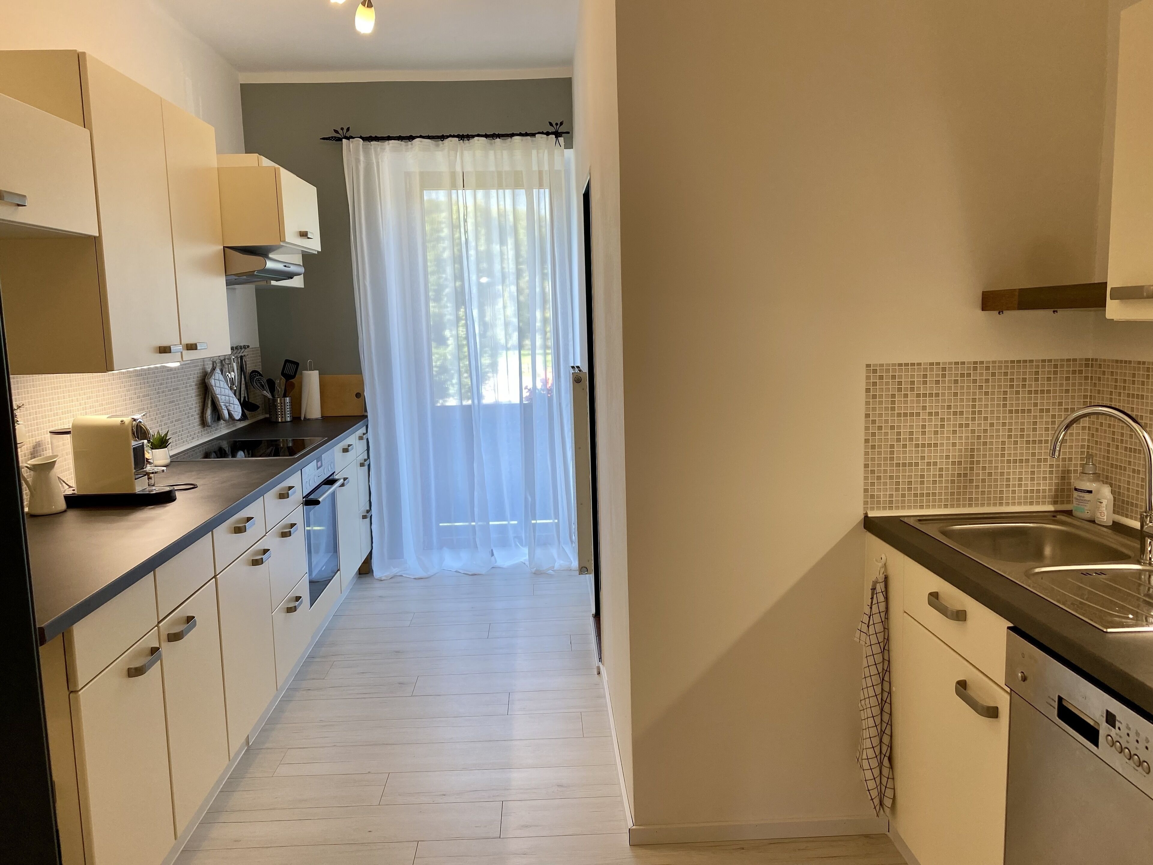 Kühlschrank, Ofen, Herdplatte, Geschirrspüler