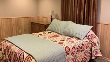 6 Schlafzimmer, Reisekinderbett, WLAN, Bettwäsche