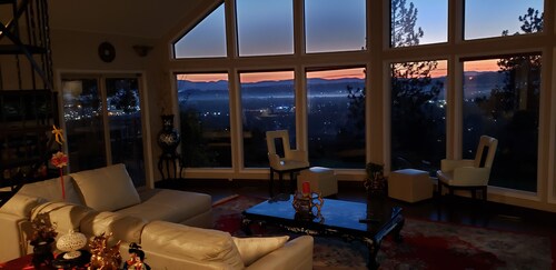 Luxury Panoramic View Home