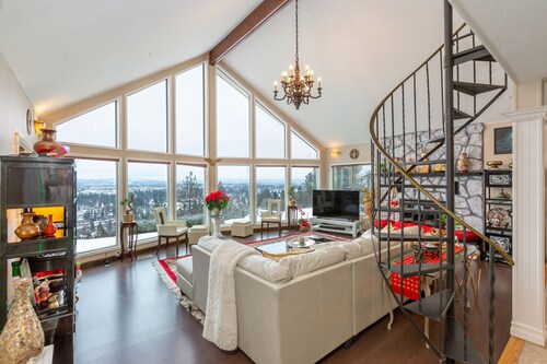 Luxury Panoramic View Home