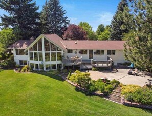 Exterior - Luxury Panoramic View Home (Spokane)