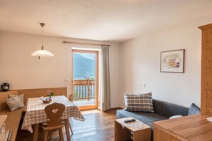 TV - Holiday Apartment "Plose Winklerhof" with Mountain View, Balcony & Wi-Fi (Villanders)