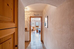 Interior - Holiday Apartment “Schlern Winklerhof” with Mountain View, Garden & Wi-Fi (Villanders)