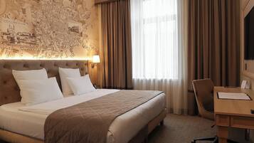 Business Double Room | Memory-foam beds, minibar, in-room safe, individually decorated