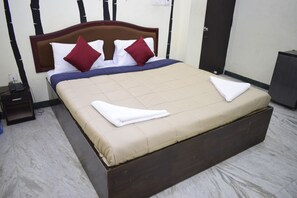 Standard Room (AC) | Individually furnished, free WiFi, bed sheets