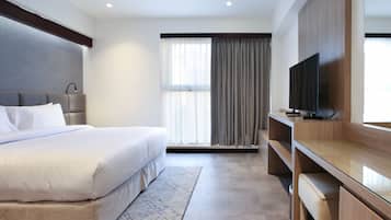 1 bedroom, premium bedding, memory foam beds, in-room safe