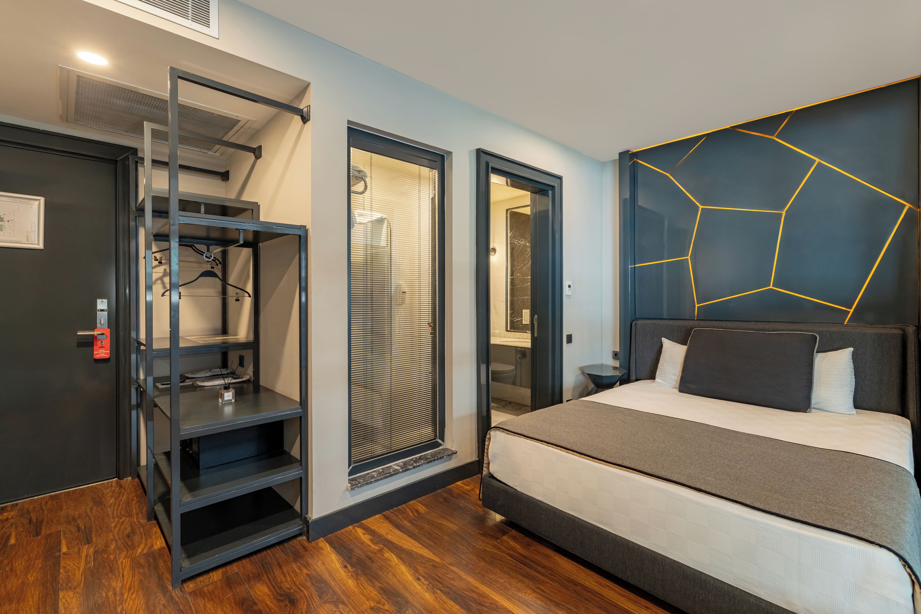 Ropa de cama de alta calidad y minibar 