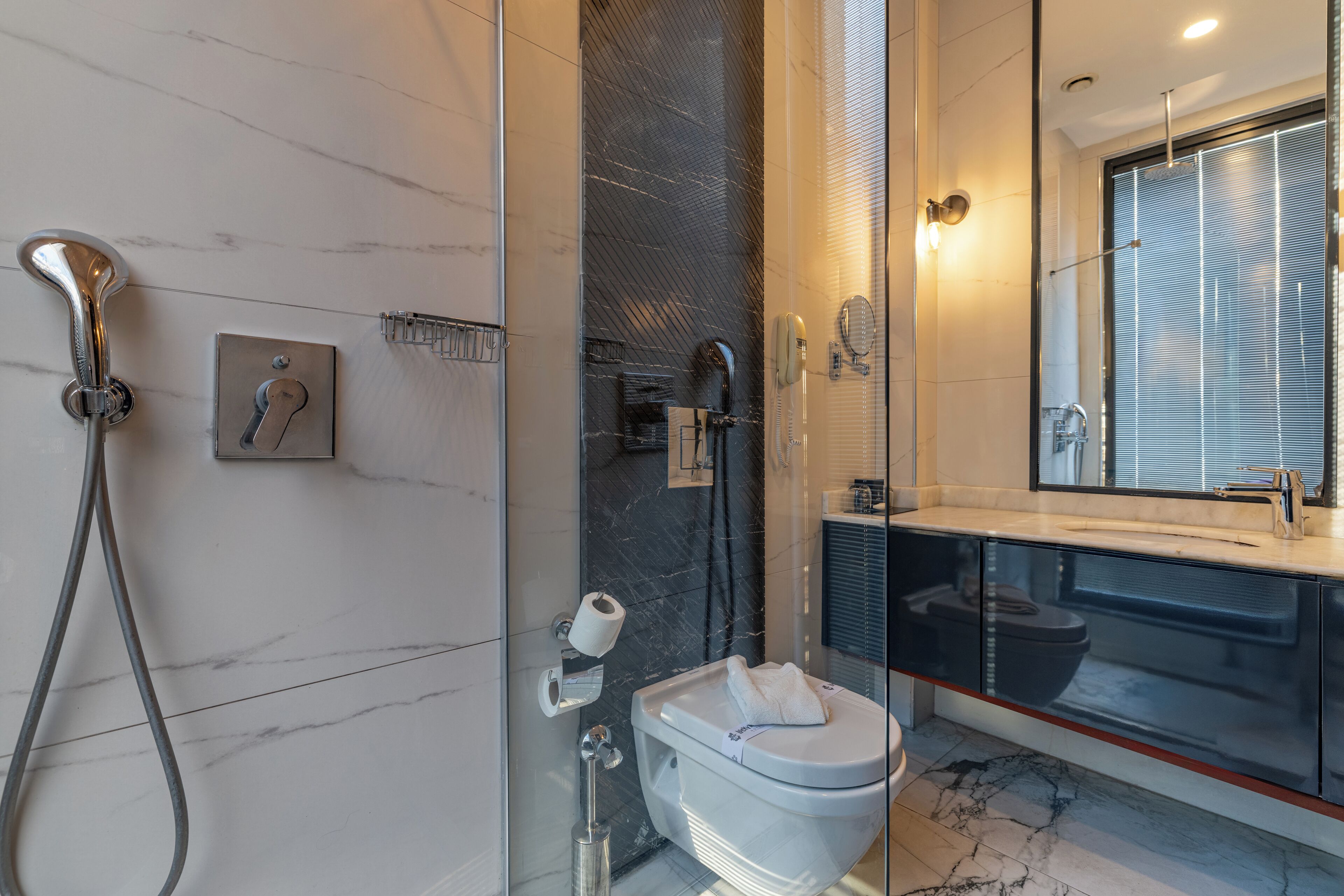 Photo - Lucky Monkey Hotel