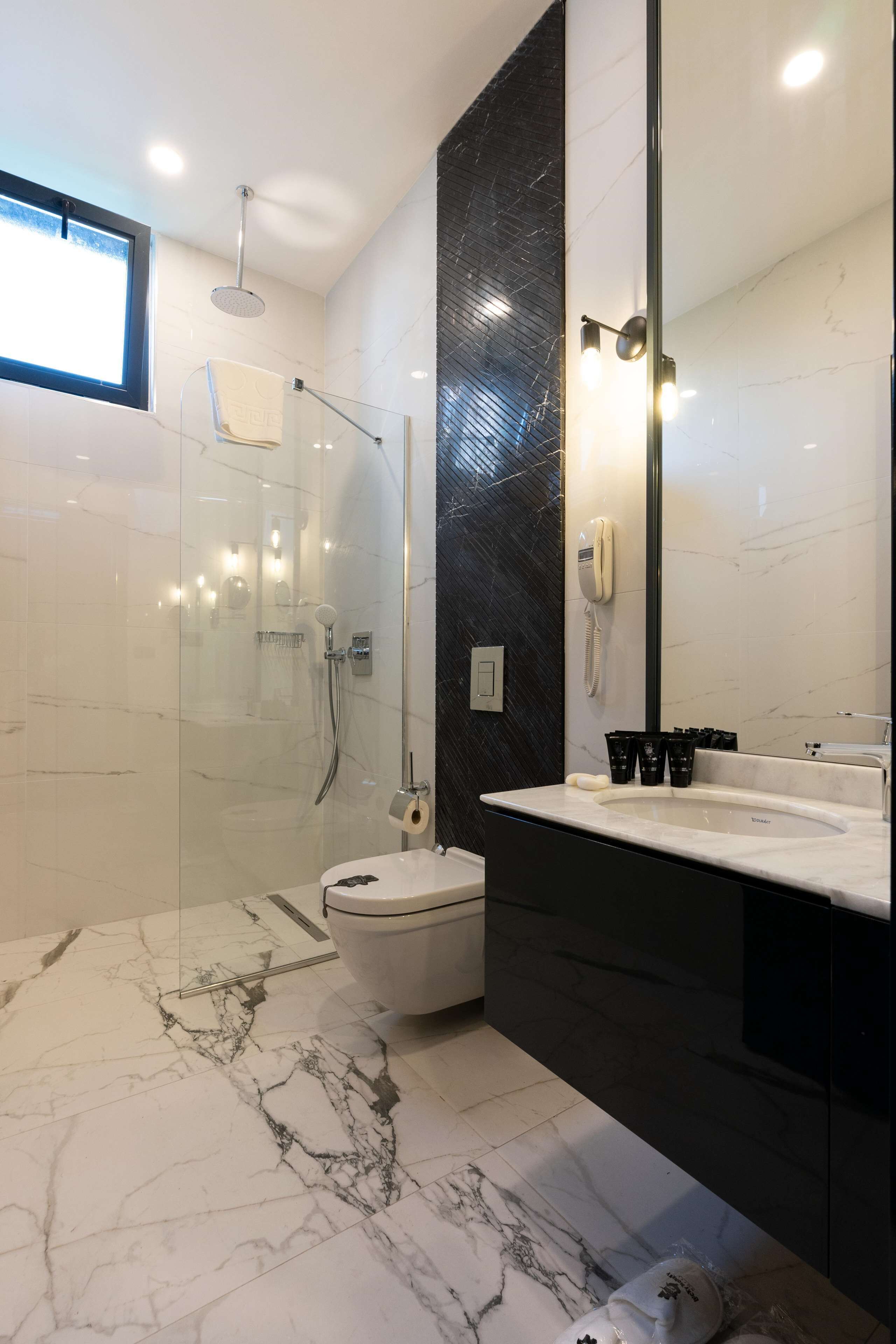 Photo - Lucky Monkey Hotel