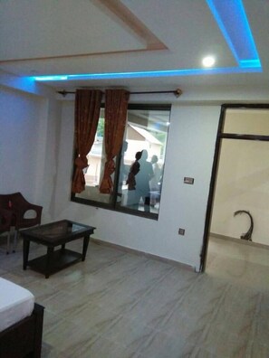 Habitación Deluxe doble | Tabla de planchar con plancha y wifi gratis